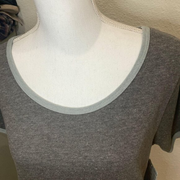 LuLaRoe Classic T-Shirt S Gray With Contrast Trim Casual & Comfortable Soft Blen - Picture 3 of 10